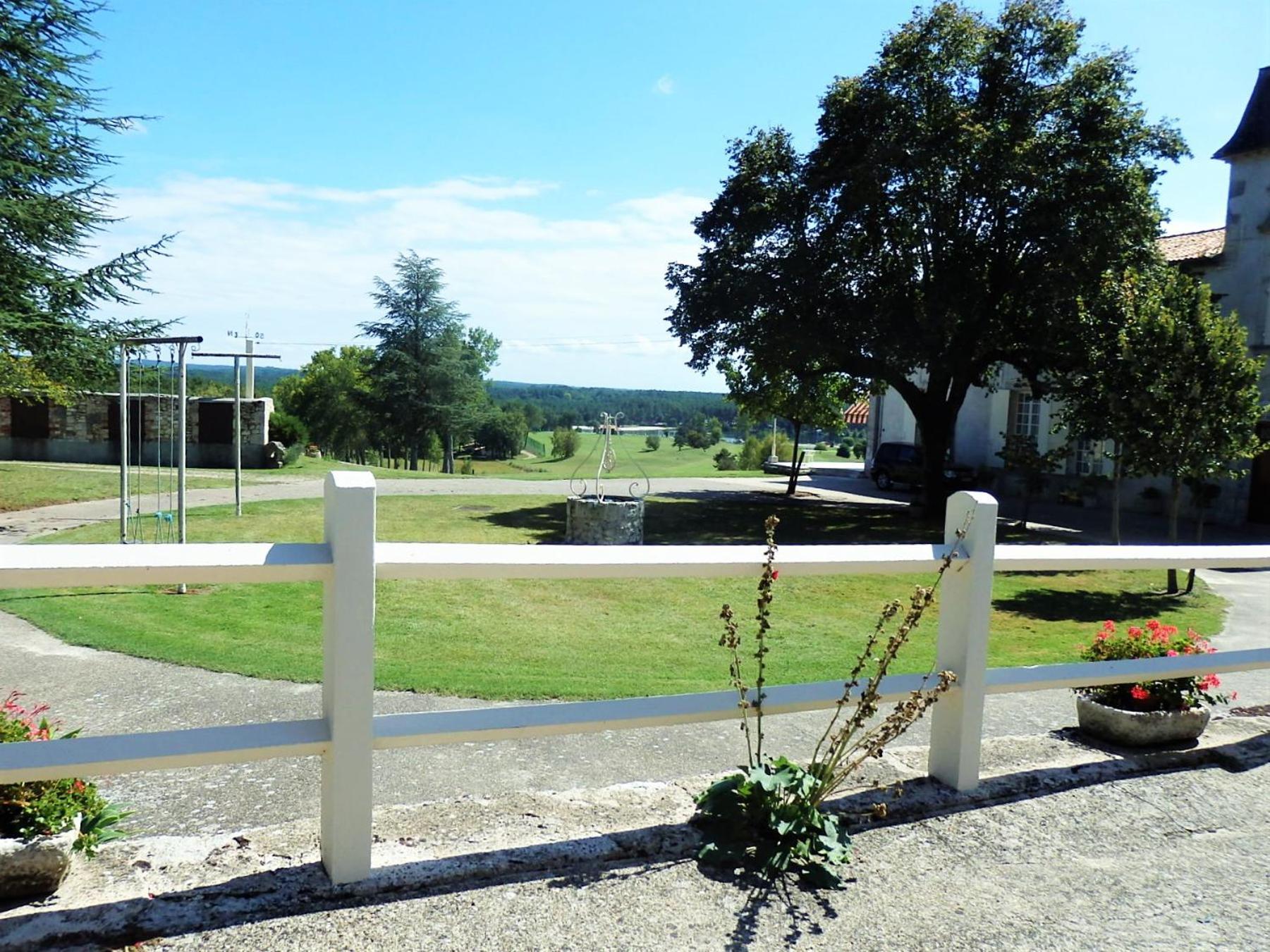 Domaine De Laroque Lou Maisouet كاستلجالو المظهر الخارجي الصورة